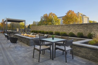Outdoor Patio & Fire Pit