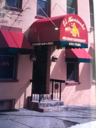 El Mariachi Exterior