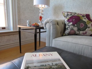Washington Park Inn - Sitting room