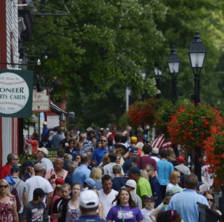 Fans on Main Street 2, courtesy of Milo Stewart and National Baseball Hall of Fame