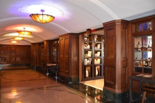 Renaissance Albany Hotel - Lobby Arcade