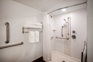 ADA/Handicap Accessible Bath